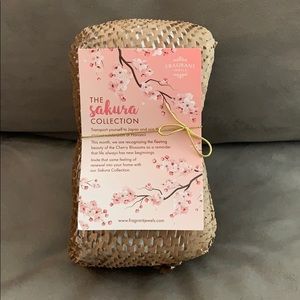 Fragrant Jewels Sakura Set (size 7)
